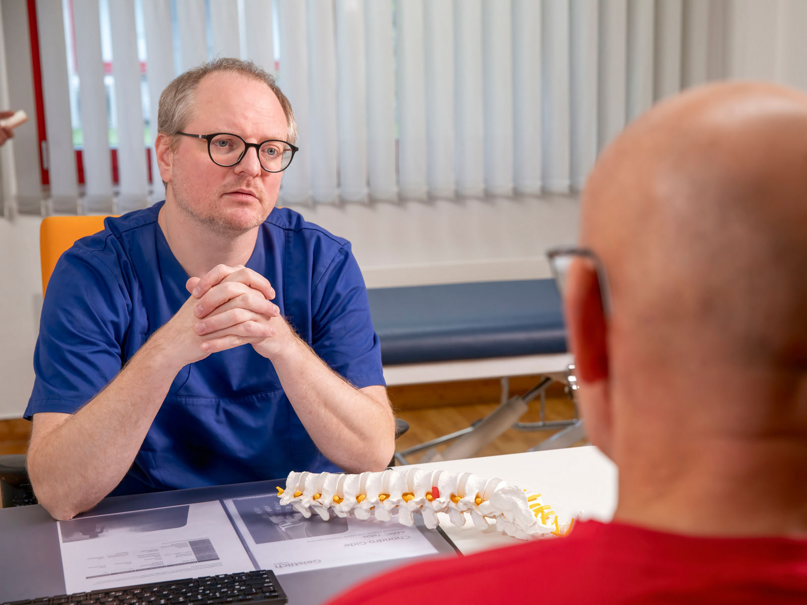Europaweit erste Implantation einer neuen Generation Neurostimulatoren
