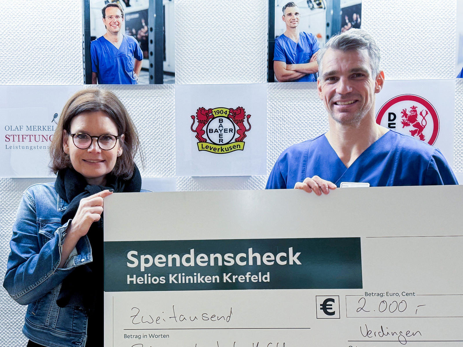 „Wir für den Schulsport“: Symbolische Checkübergabe an die Gewinnerschulen in der Helios Sportklinik Uerdingen