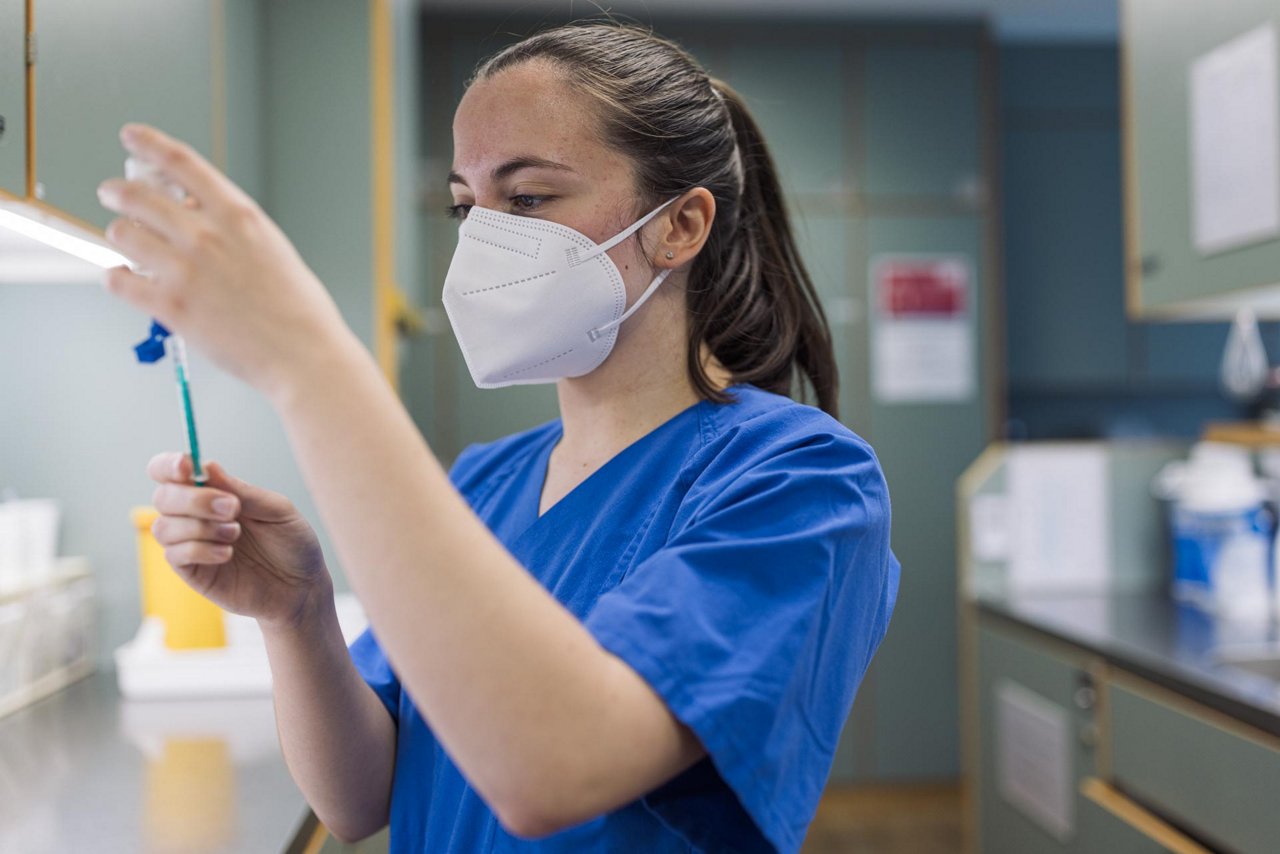 Joana Goncalves bei der Arbeit