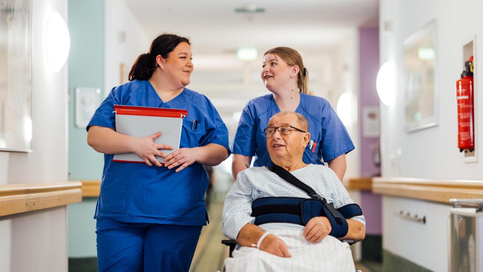 Ausbildung zur Pflegeassistenz / Pflegehilfe bei Helios