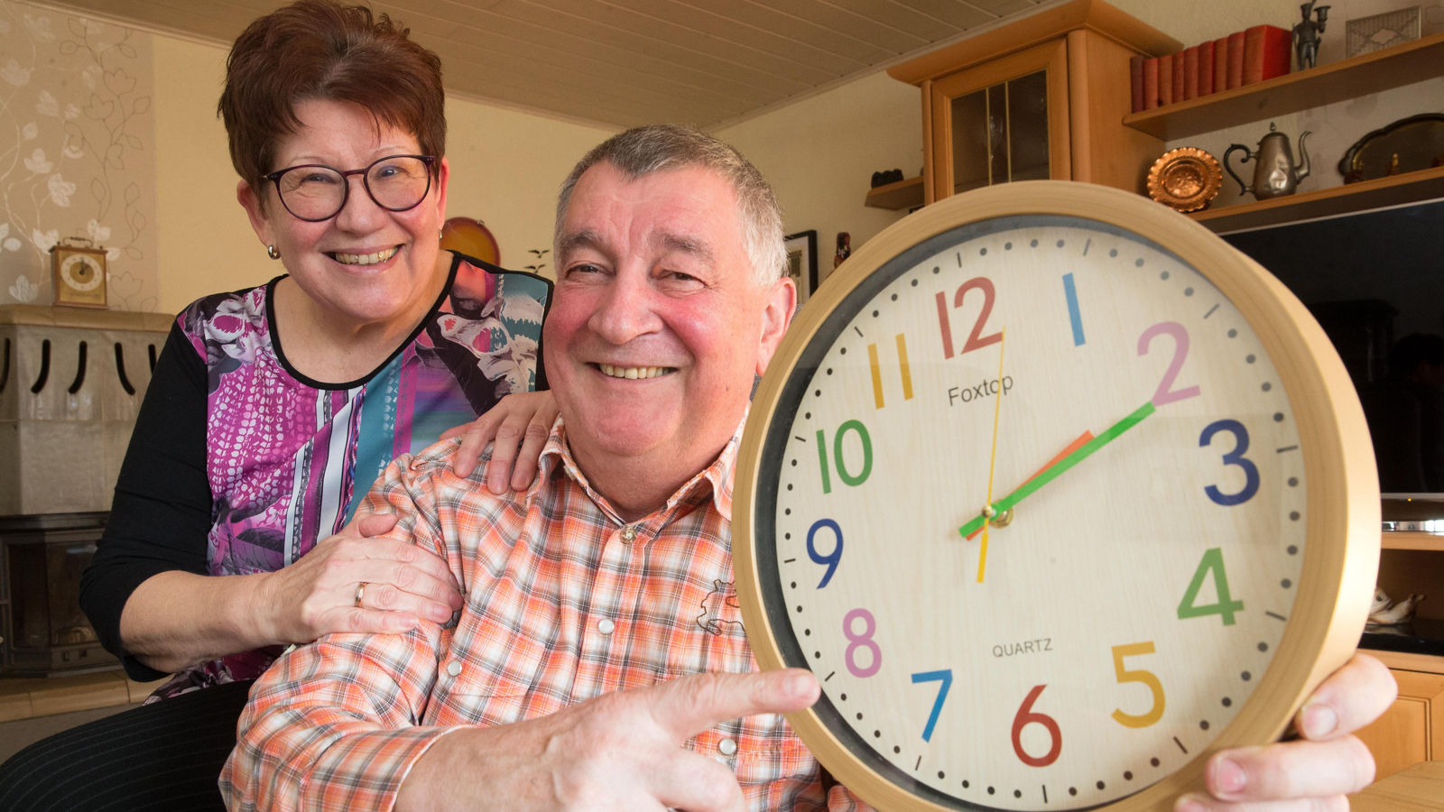 Volker Anacker und seine Frau sind froh, dass das Herz wieder im Takt schlägt.