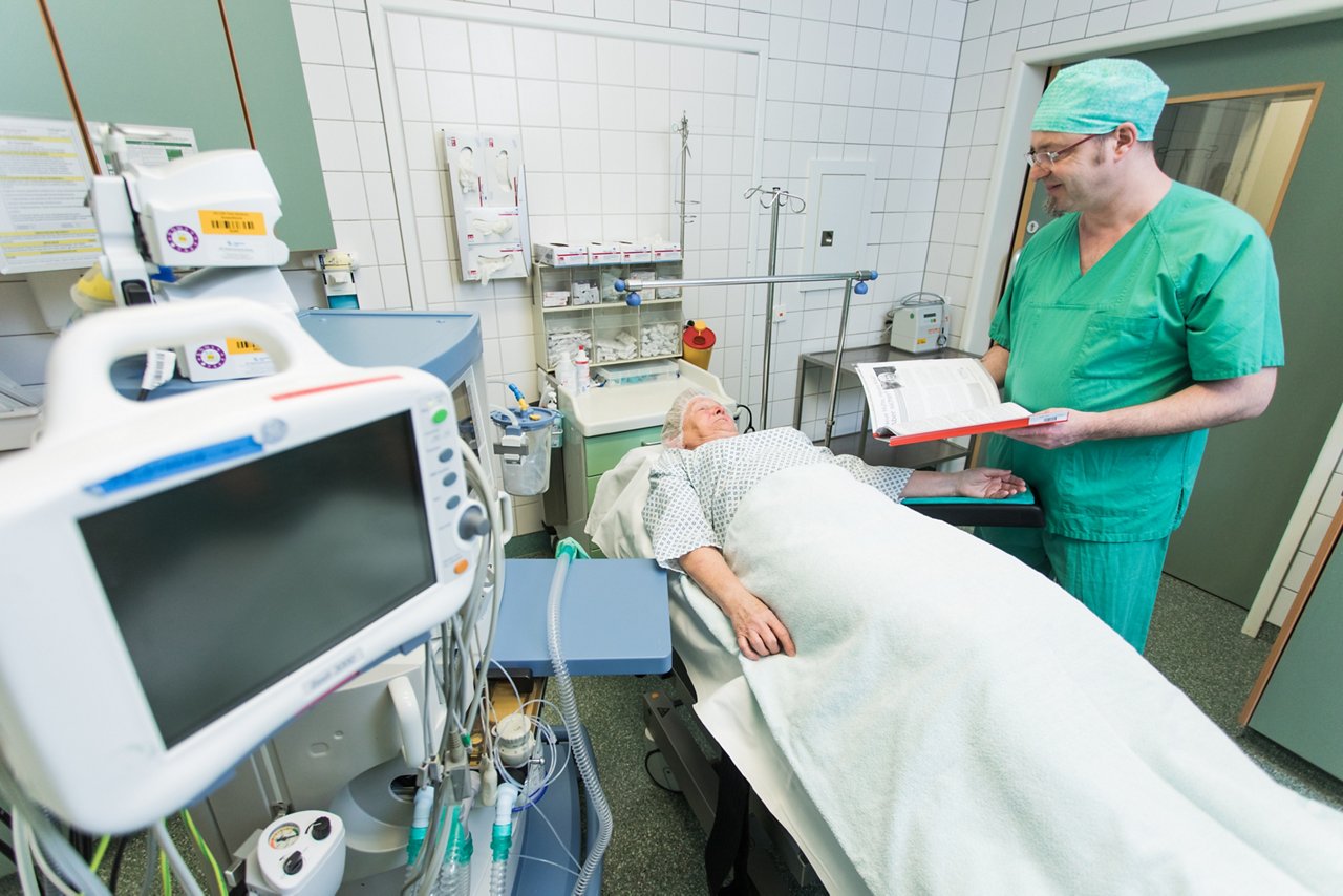 Helios Park-Klinikum Endoprothetik OP Gespräch