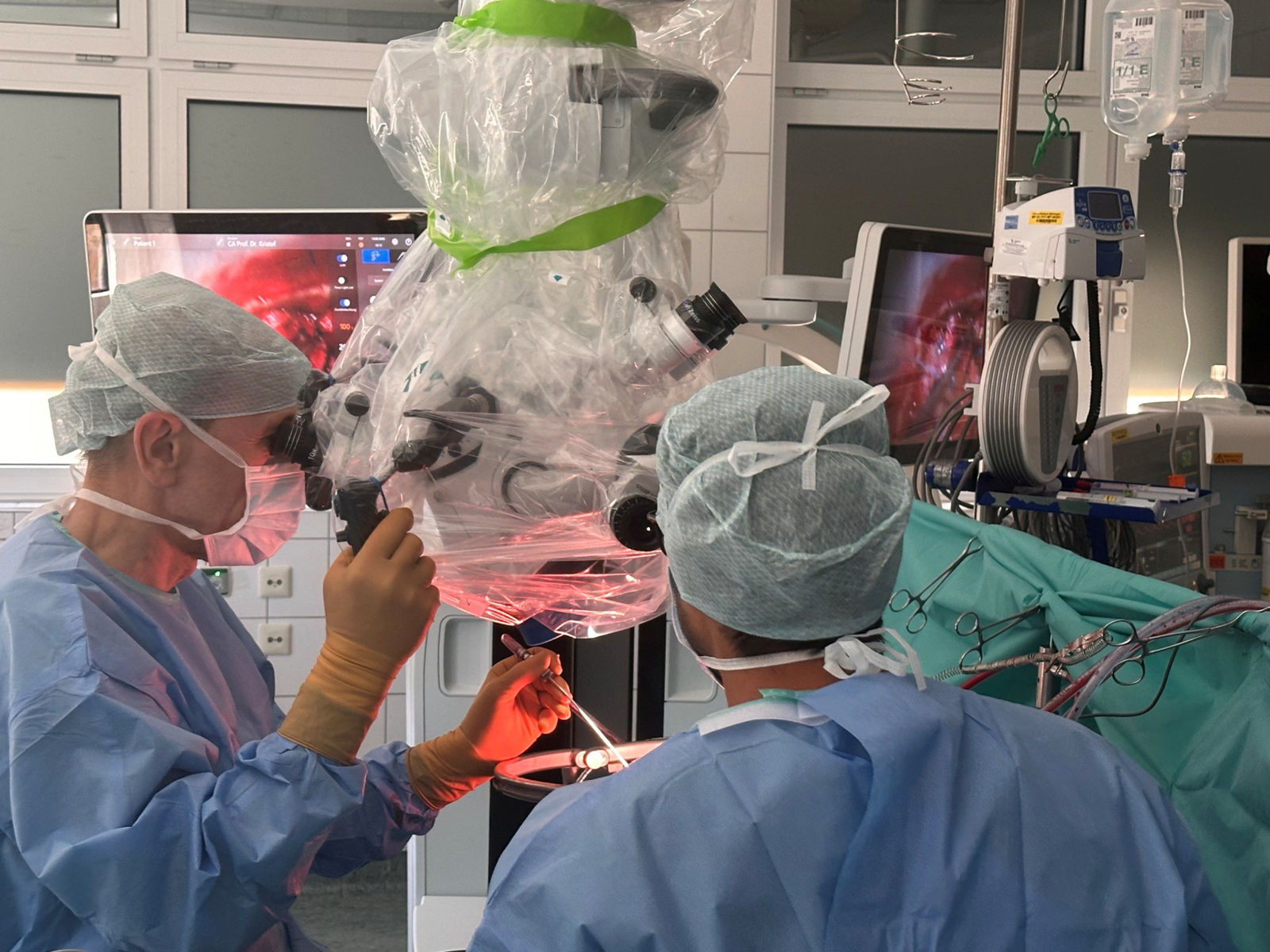 Neurochirurgie: spezialisiert auf Gehirn, Wirbelsäule und Nerven