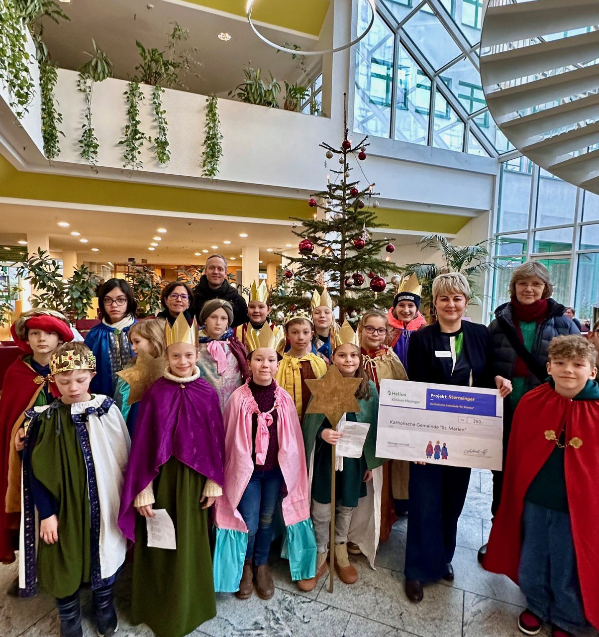 Sternsinger bringen Segen ins Helios Klinikum Meiningen