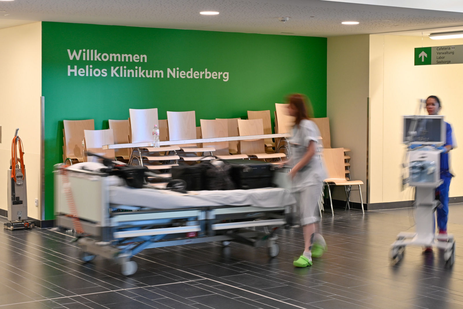Ein Krankenhaus ist umgezogen: Das neue Helios Klinikum Niederberg ist in Betrieb