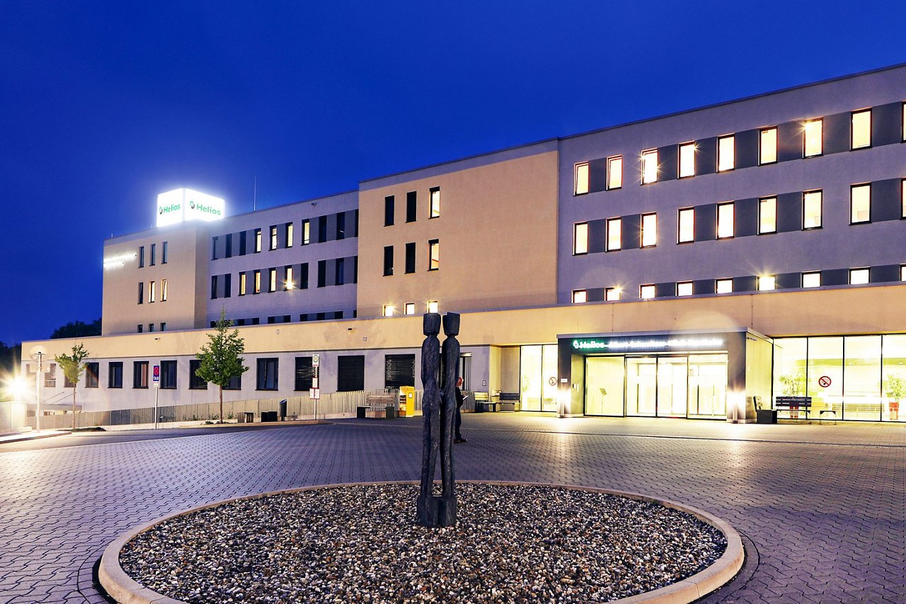 Klinikansicht Northeim bei Nacht