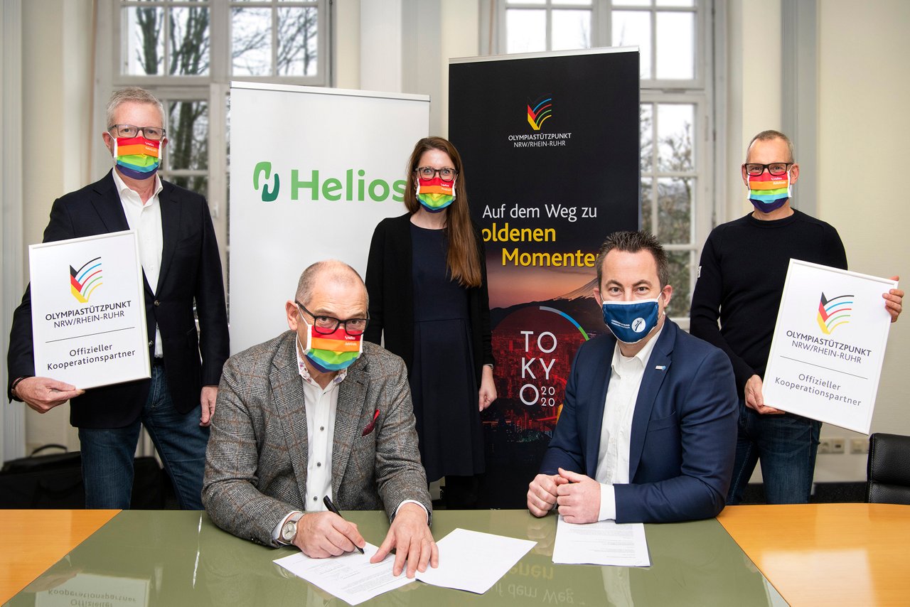 Helios Universitätsklinikum Wuppertal: Olympiastützpunkt, Wuppertal, 30.01.2021, v.l.: Dr. Friedrich Teikemeier, Prof. Dr. Rudolf Leuwer, Anna Berrischen, Volker Lauer, Dr. Klaus Findt