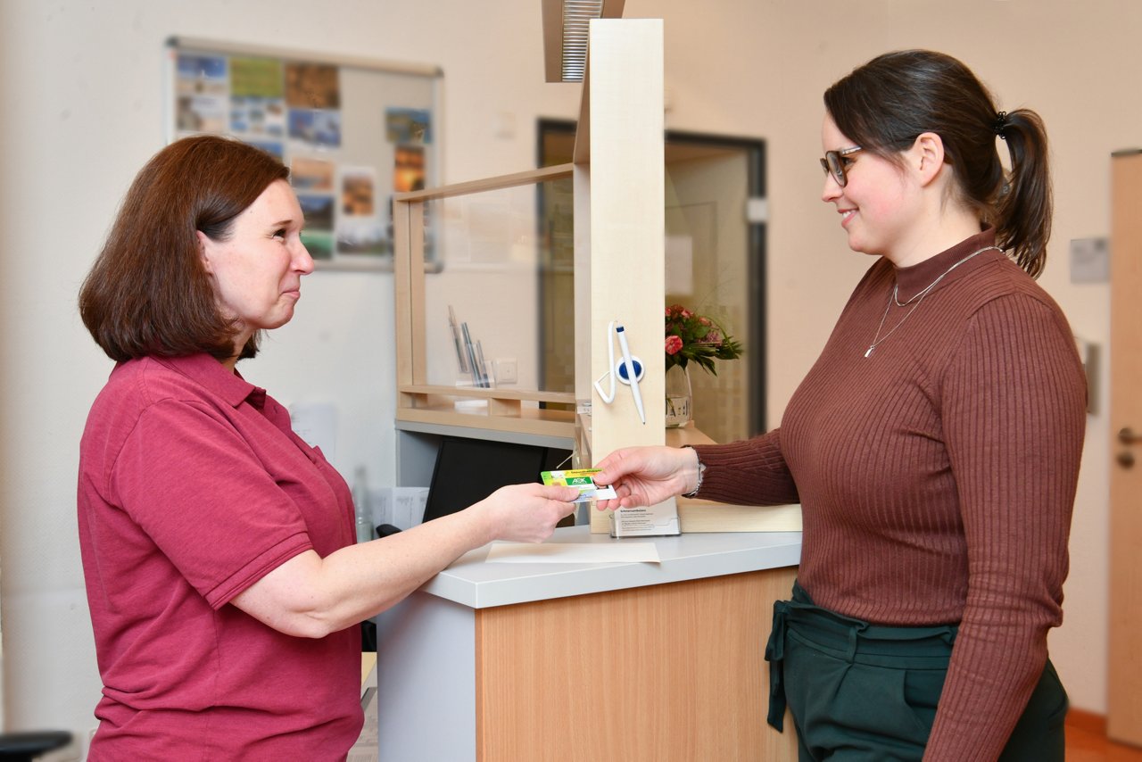 Patientin wird in Schmerzambulanz aufgenommen. 