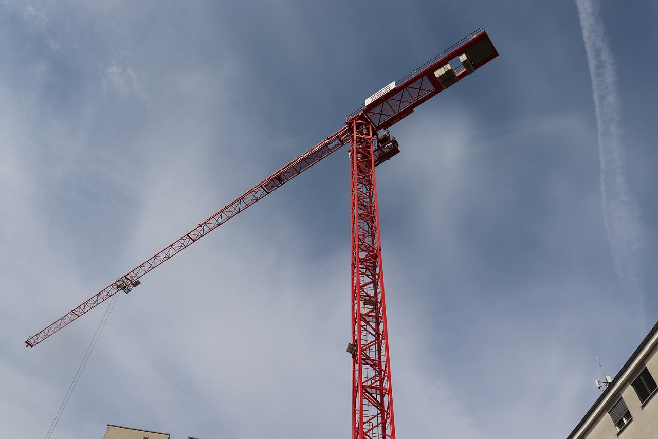 Kran Erweiterungsbau Baustelle 