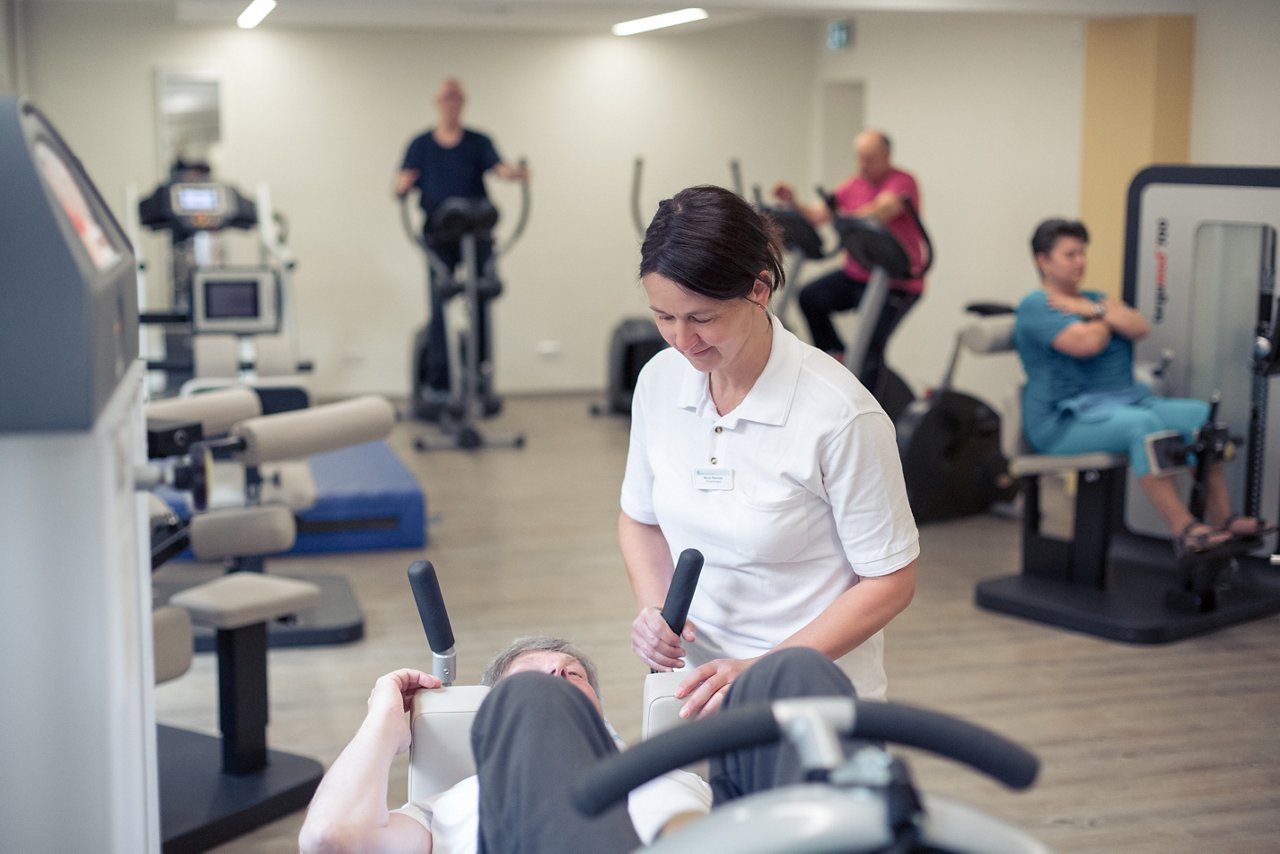 Physiotherapeutische Übungen in der Helios Klinik Bleicherode