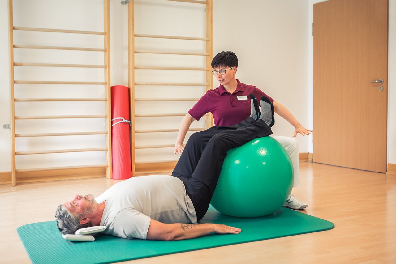 Physiotherapeutische Übungen in der Helios Klinik Bleicherode