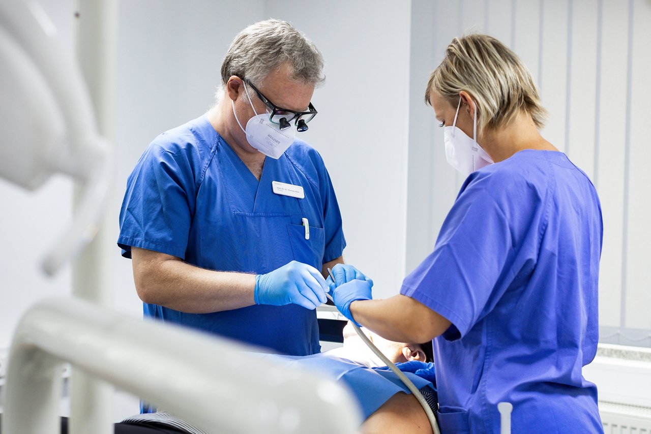 Chirurgischer Eingriff der MKG