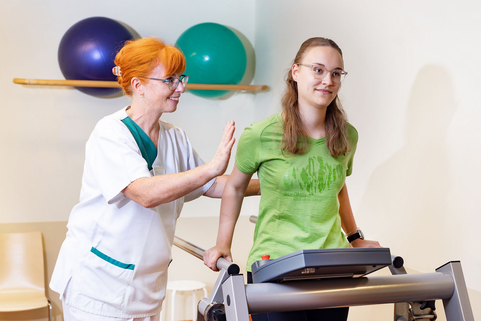 Patient bei Übung am Laufband 