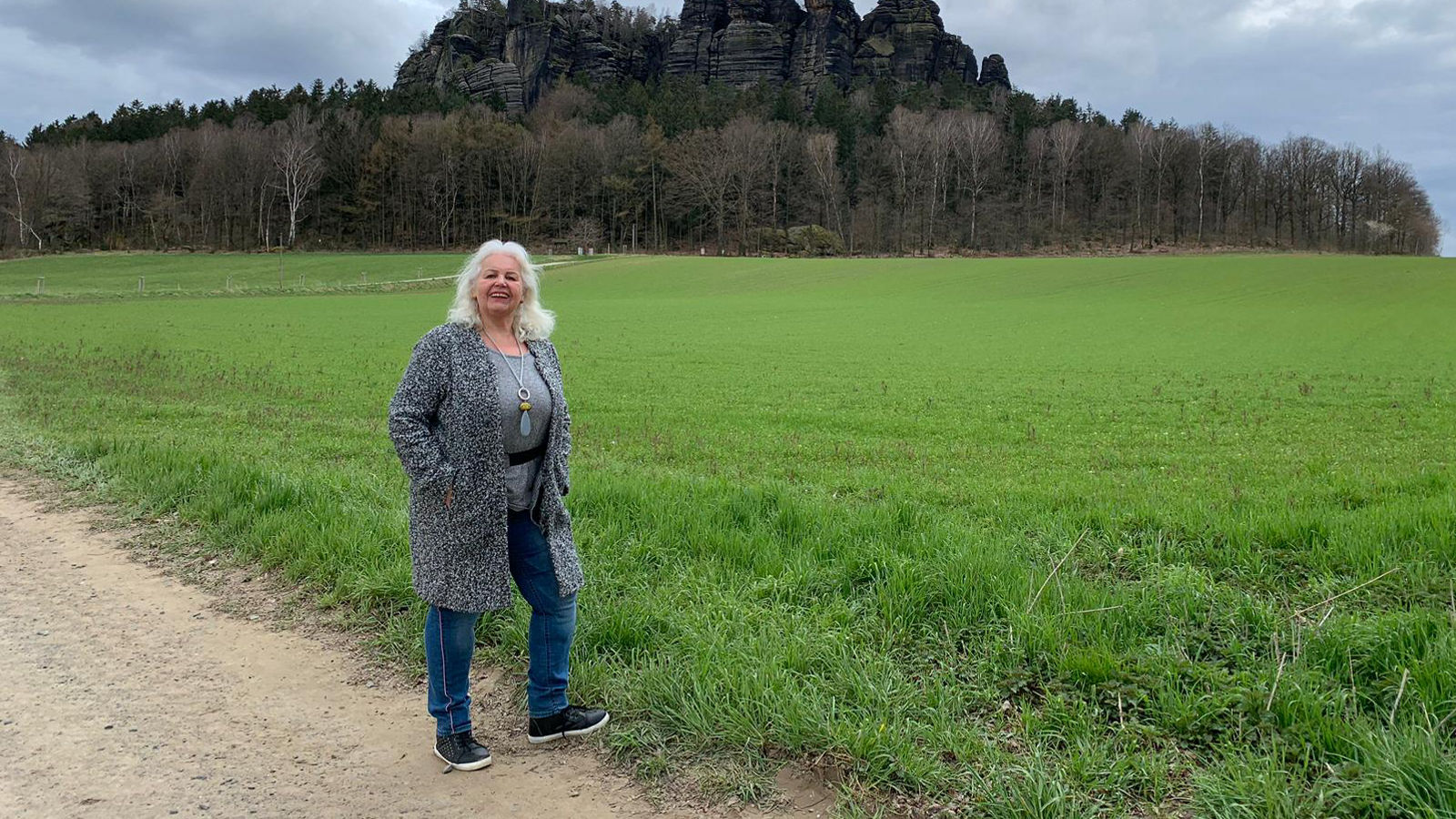 Karin Kuhnt beim Spaziergang