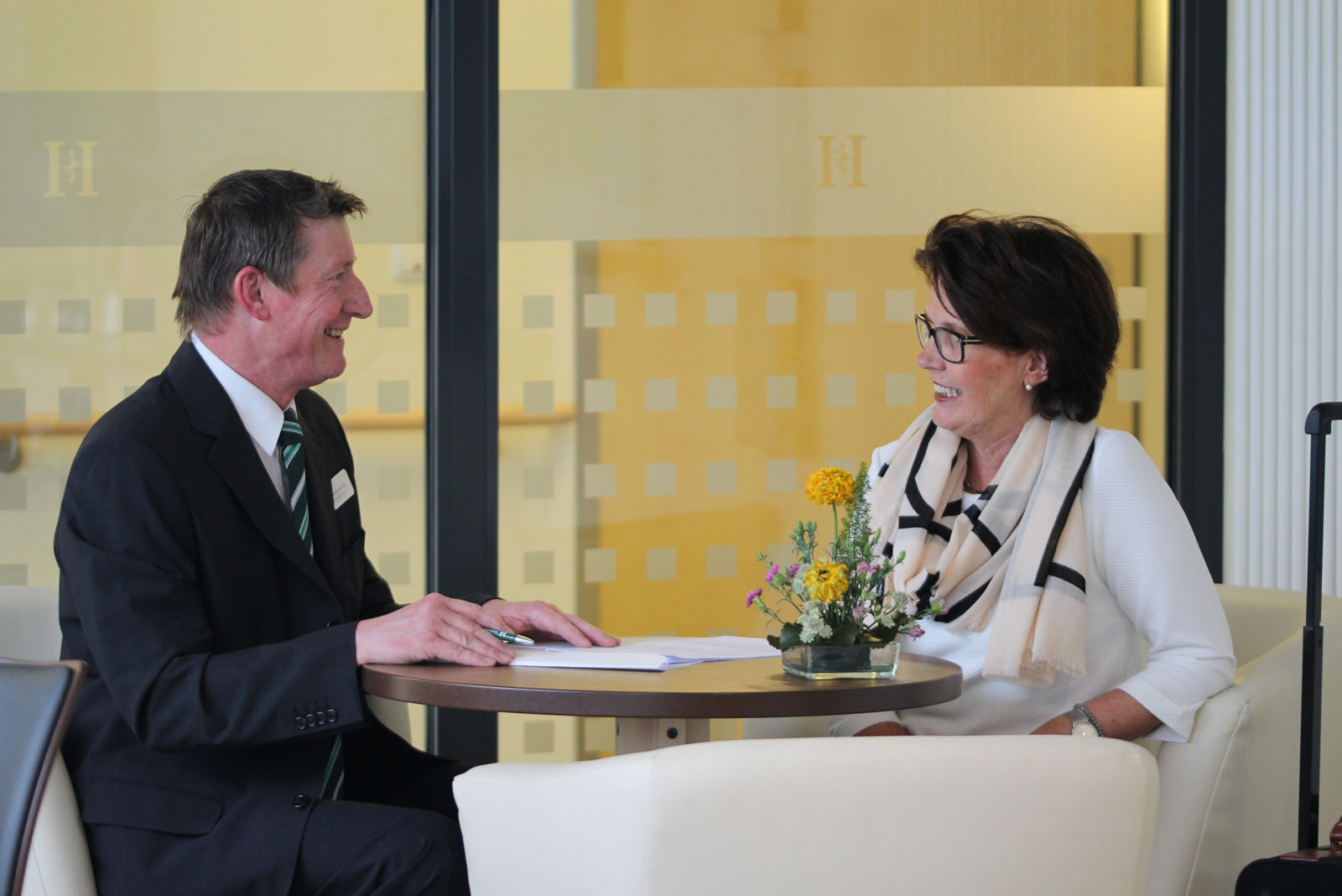 Gespräch auf der Wahlleistungsstation