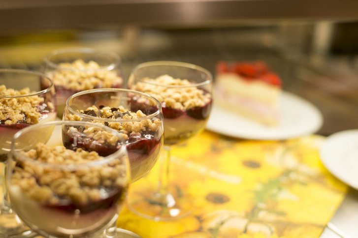 Kaffee und Kuchen in unserer Cafeteria