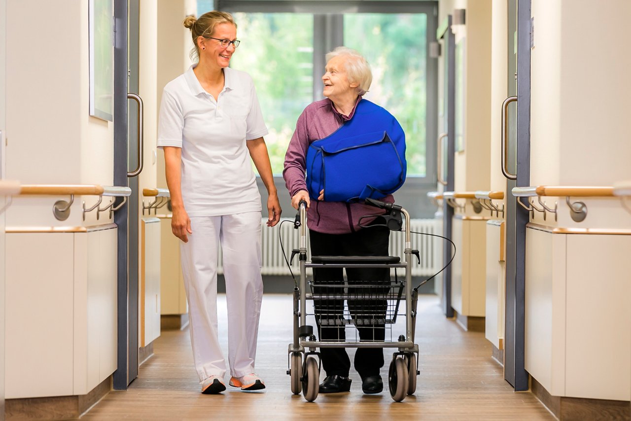 Lauftraining in der geriatrischen Abteilung, Helios Klinikum Uelzen