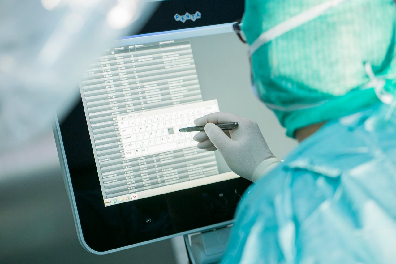 OP Neurochirurgie Prof. Burger Monitor