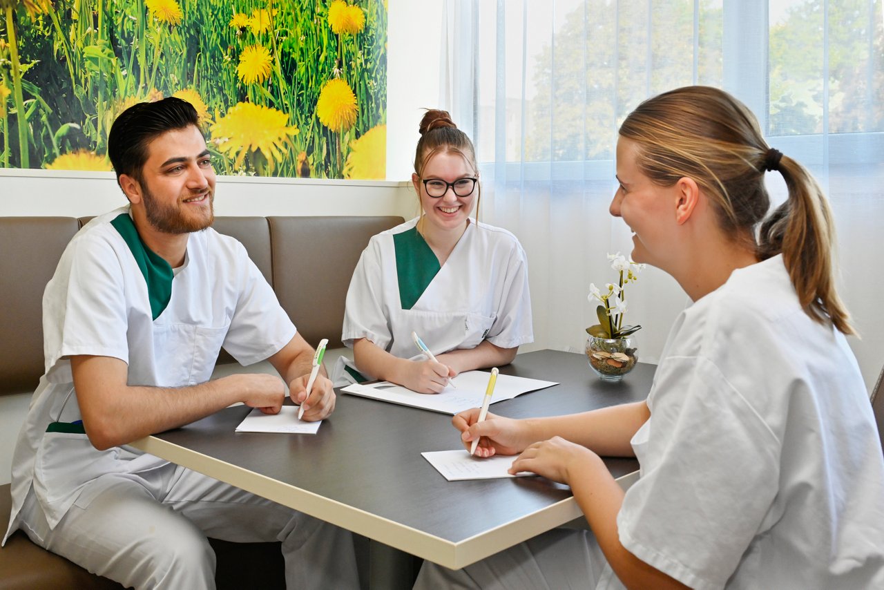 Helios Klinikum Wipperfürth: Auszubildende,14.08.2026