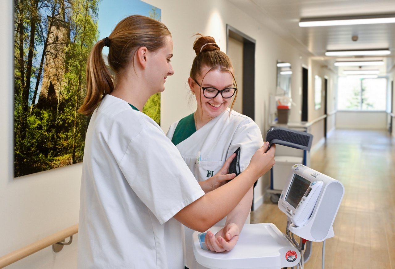 Helios Klinikum Wipperfürth: Auszubildende,14.08.2026