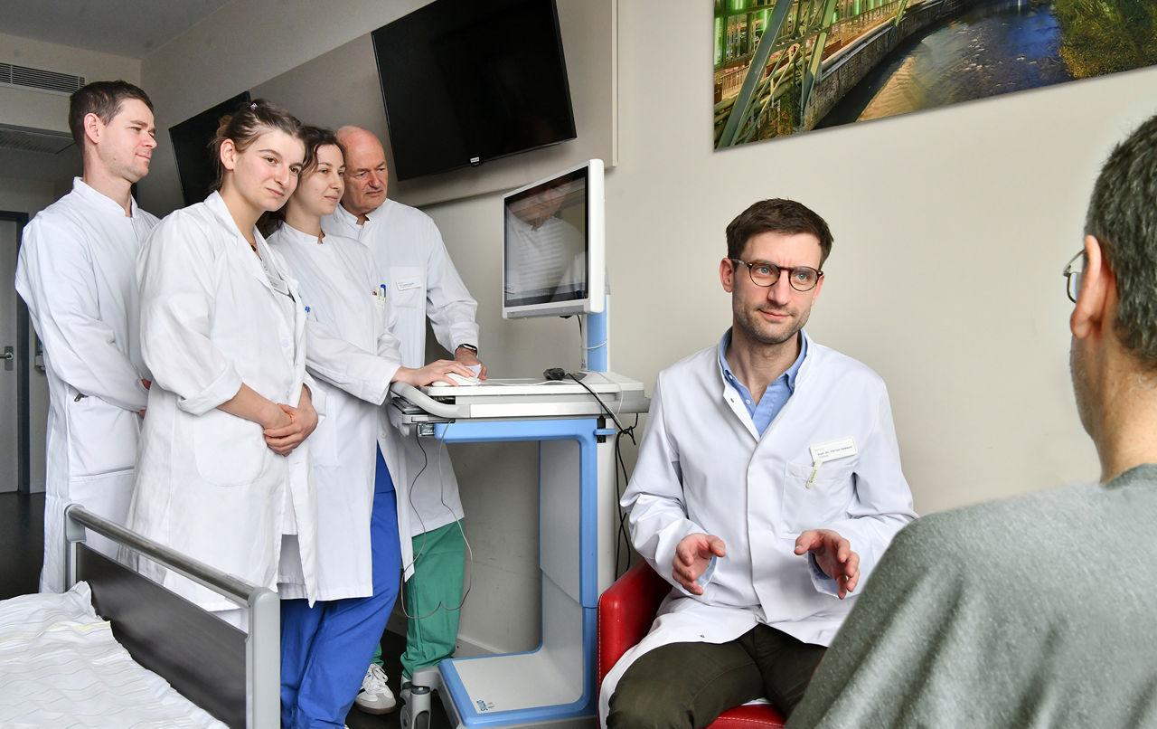 Roboterassistierte Hernienchirurgie startet am Helios Universitätsklinikum Wuppertal