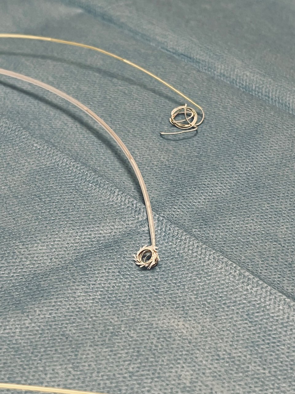 Coils sind winzige Katheter, die in die Blutgefäße geführt werden