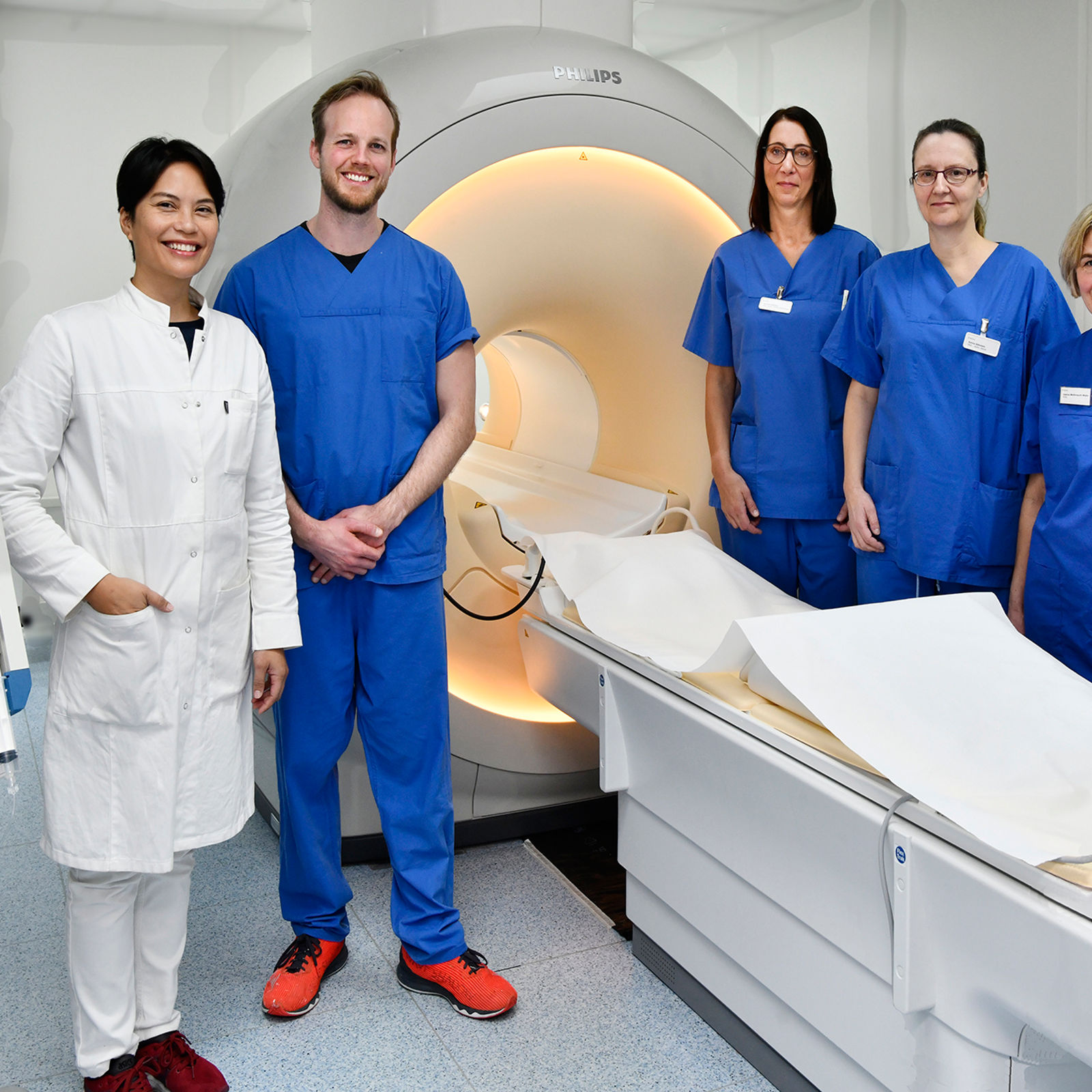 Helios Universitätsklinikum Wuppertal:  Herzzentrum - MRT-Team, 1.2023