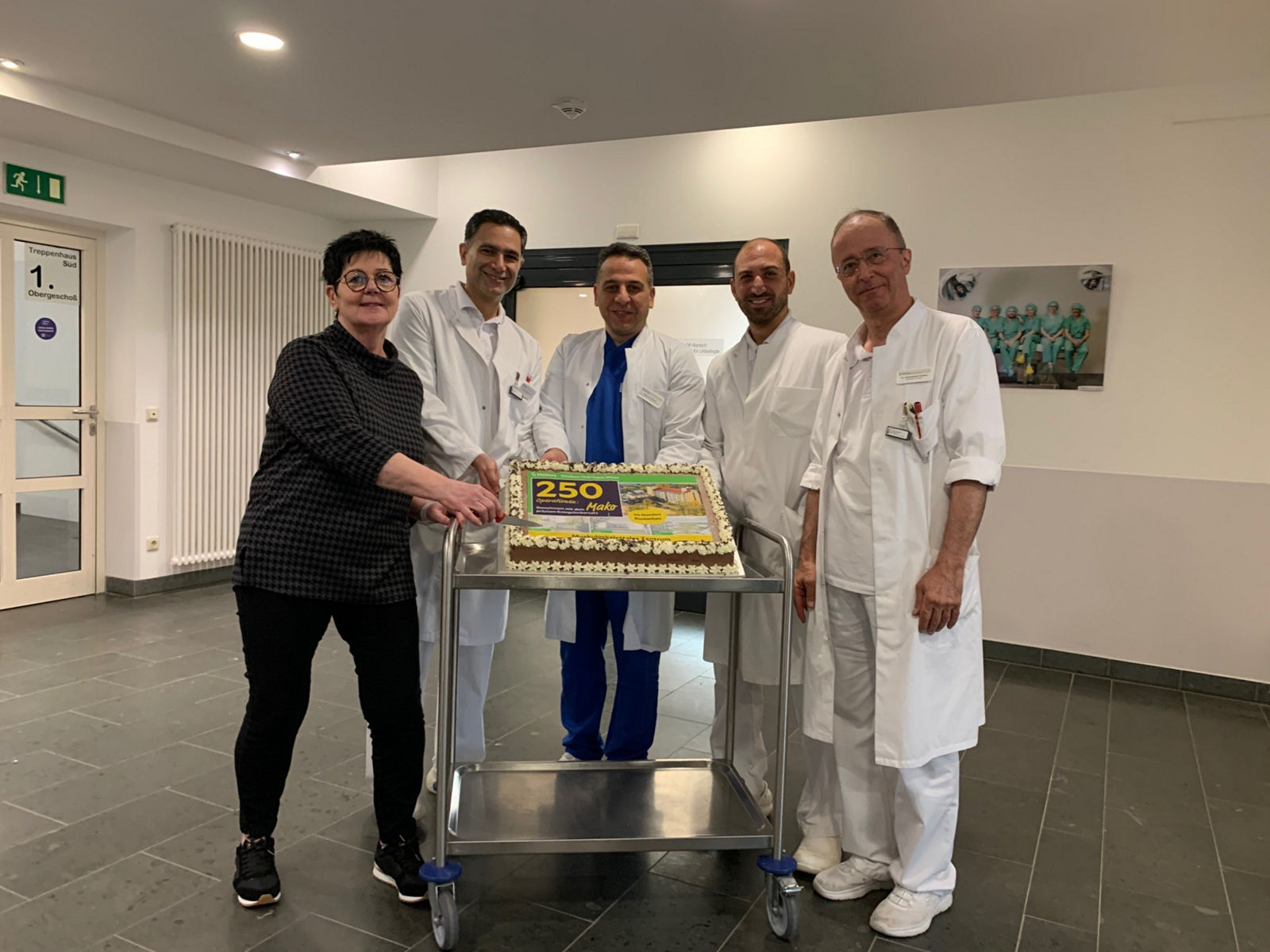 Knieschmerzen vermiesen die Rentenzeit - 250 Operation mit dem Mako System