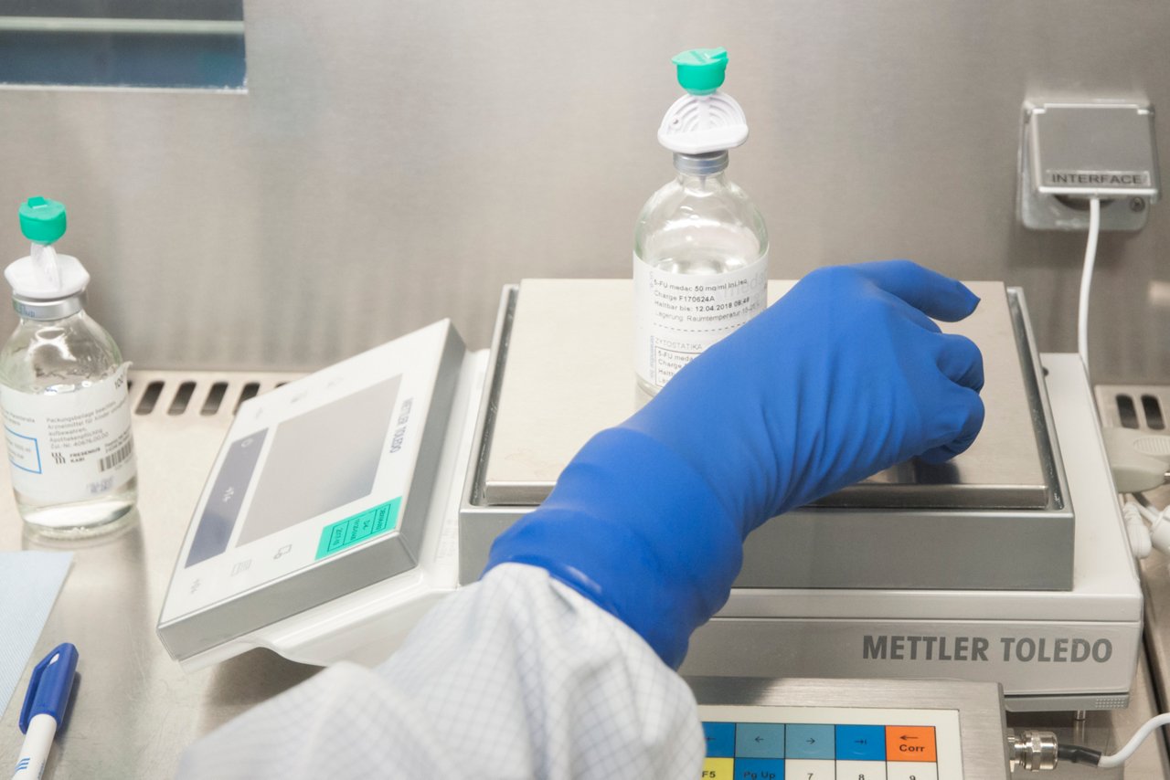 HEL-ROT-klinikapotheke-1