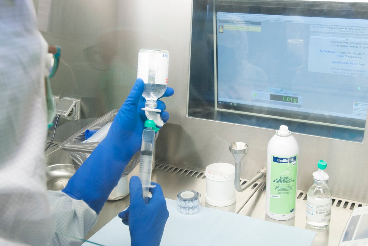 HEL-ROT-klinikapotheke-6