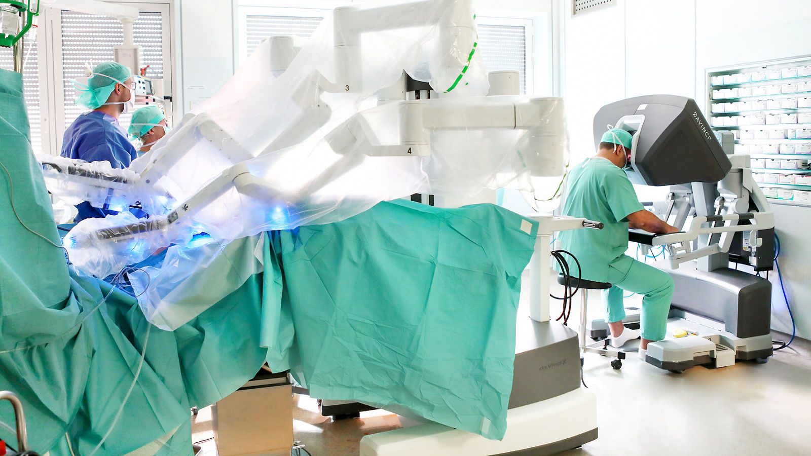 Jubiläum: 1000. urologische DaVinci-OP am Helios Klinikum Aue