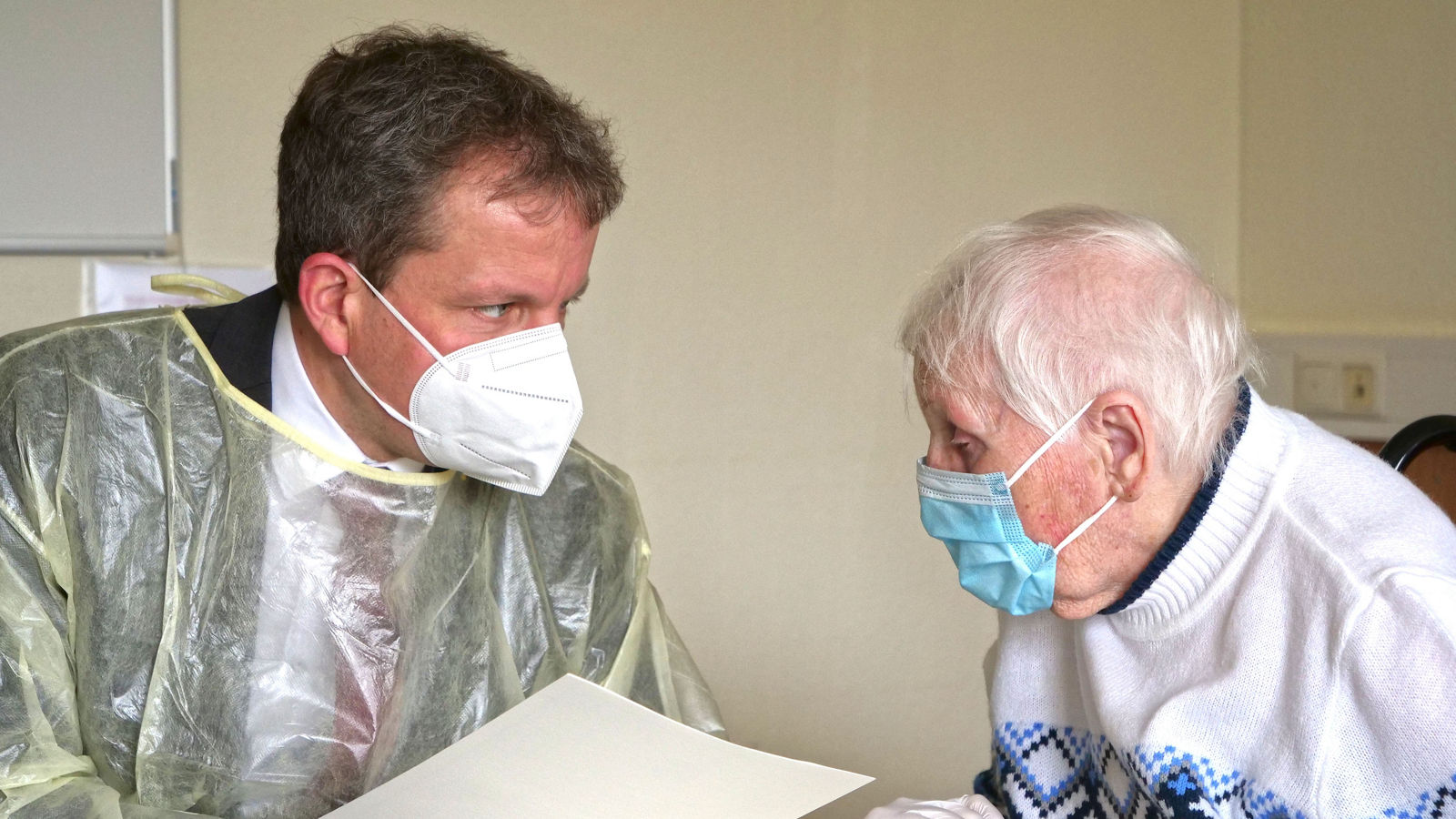Patientin feiert 100. Geburtstag in der Helios Klinik Leezen