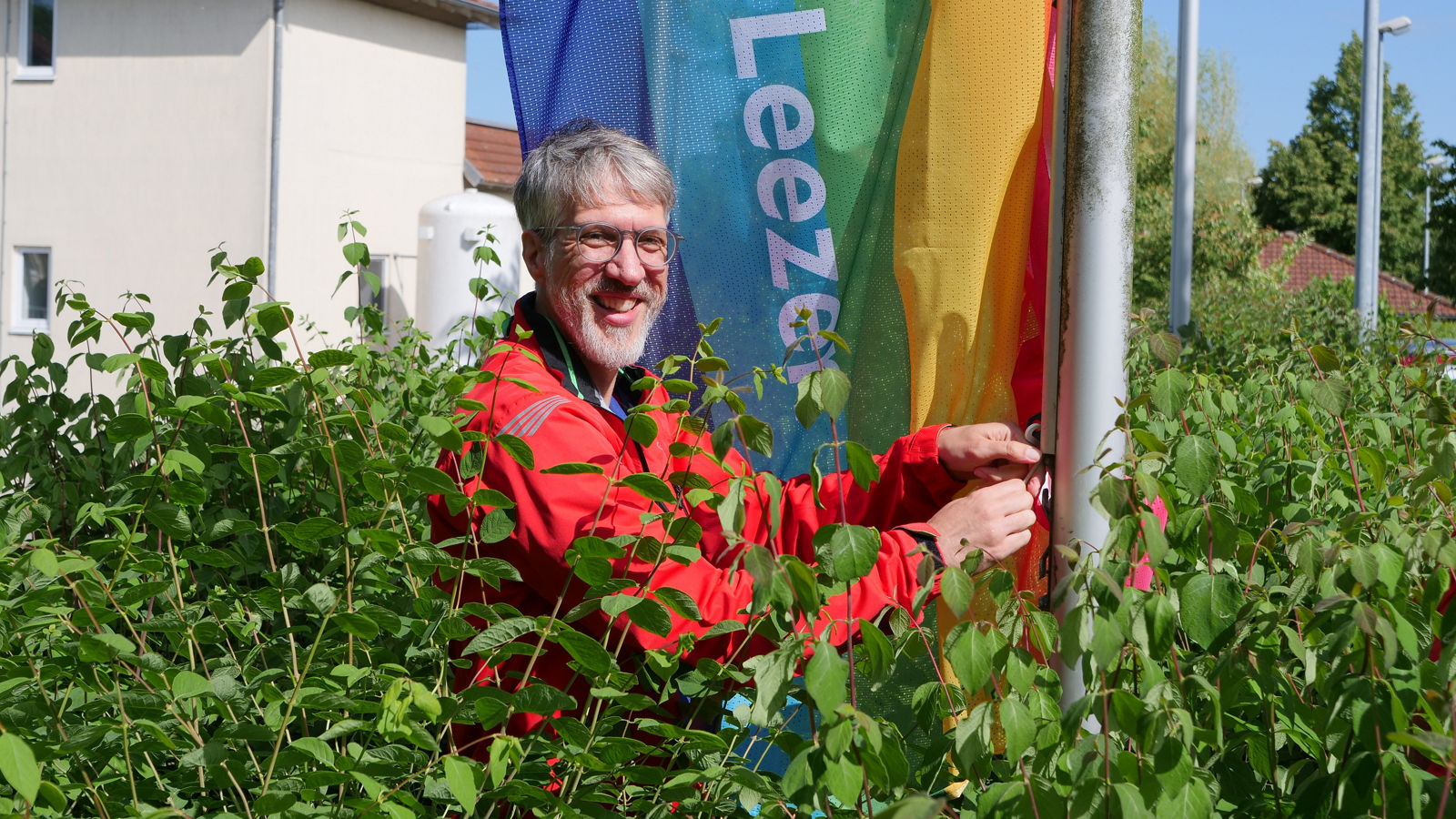 Helios Klinik Leezen zeigt Flagge