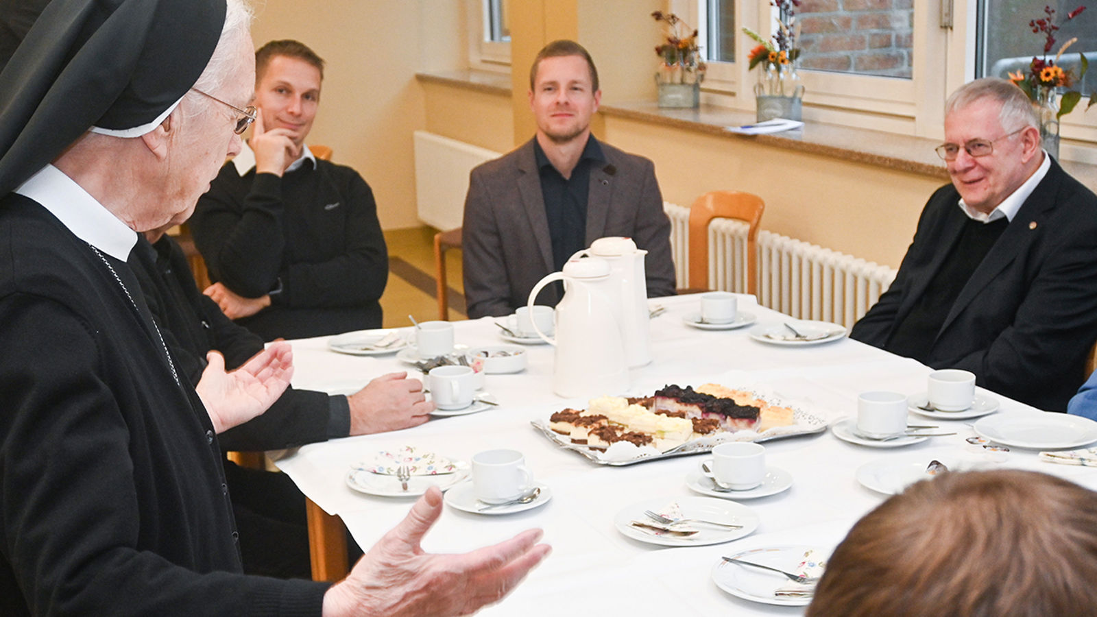 Bürgermeister Tschesnok: Helios St. Elisabeth Klinik Hünfeld wichtig für Menschen in der Region