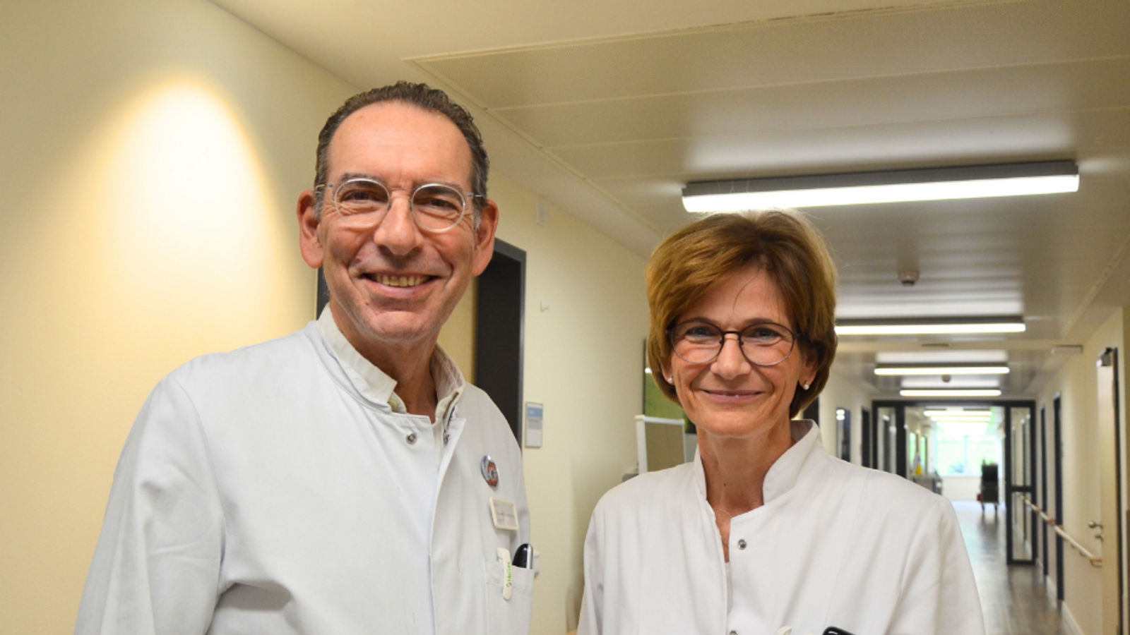 CA_Altersmedizin_Homepage - Bild ohne Text Logo Negativ