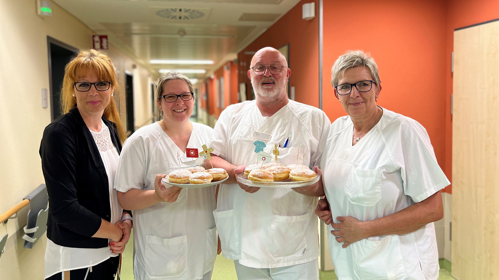 Hel-HKBK-Klinikleitung Dank am Tag der Pflege 