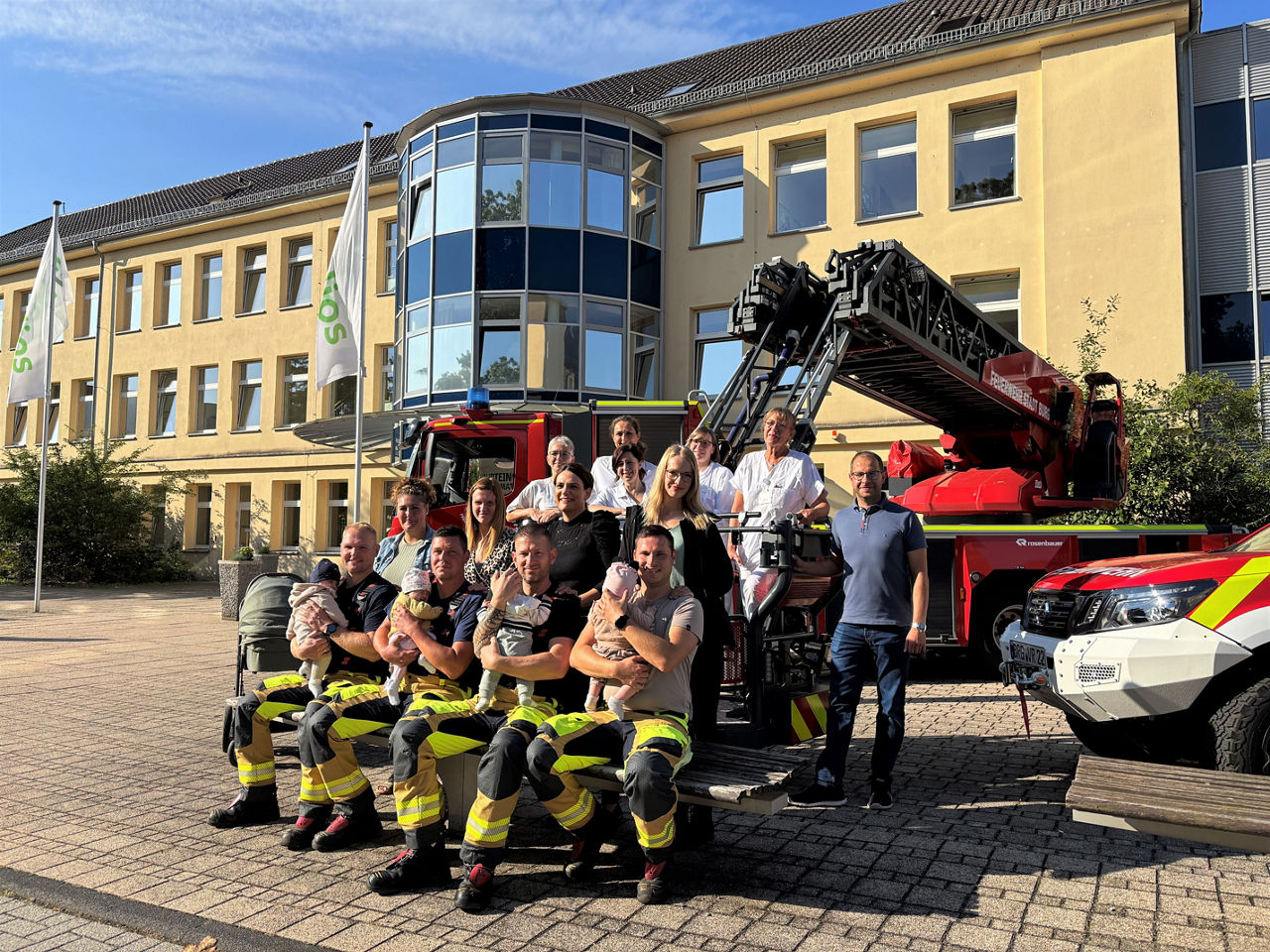 Neues Leben und starke Verbindungen: Vier Feuerwehrmänner werden Väter in der Helios Klinik Jerichower Land