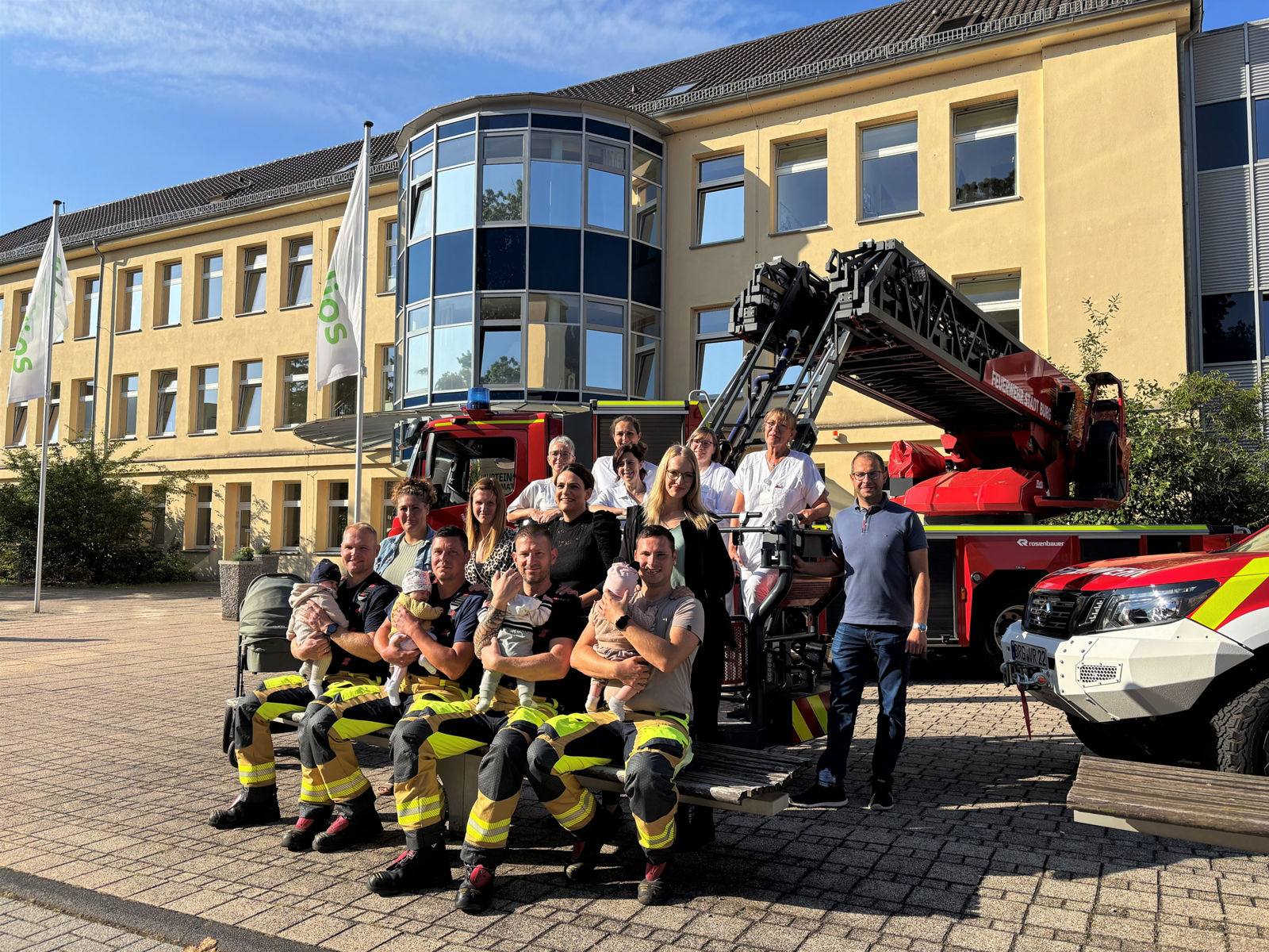 Neues Leben und starke Verbindungen: Vier Feuerwehrmänner werden Väter in der Helios Klinik Jerichower Land