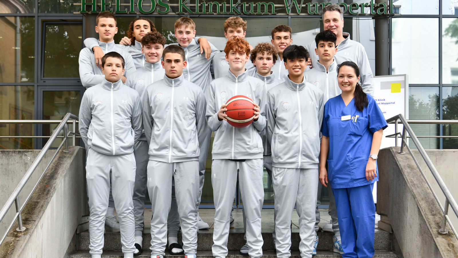 Sportliche Ambitionen treffen auf medizinische Expertise: Helios Universitätsklinikum Wuppertal und SW Baskets Wuppertal gehen gemeinsame Partnerschaft ein