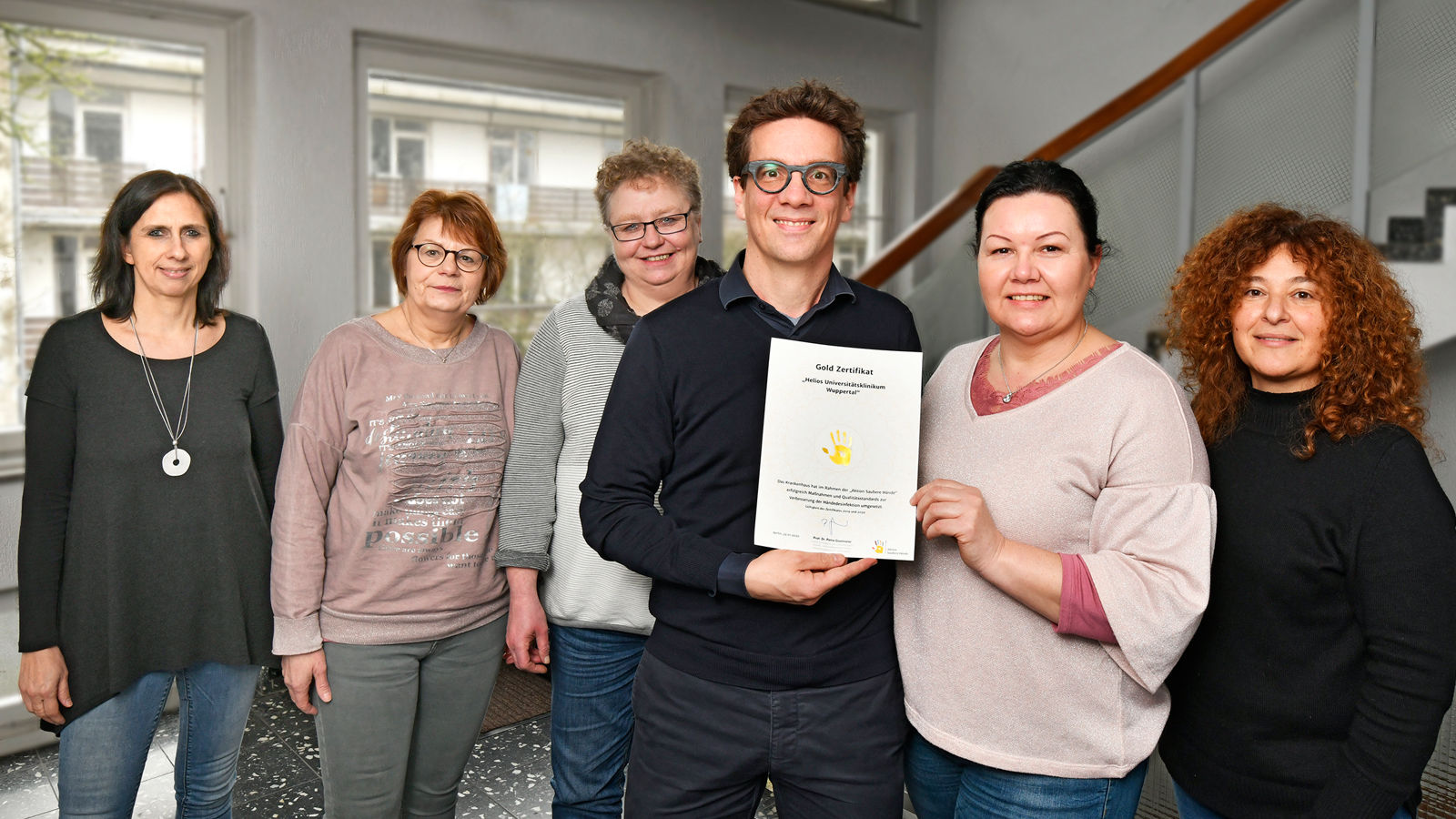 Goldenes Siegel für Händehygiene am Helios Universitätsklinikum
