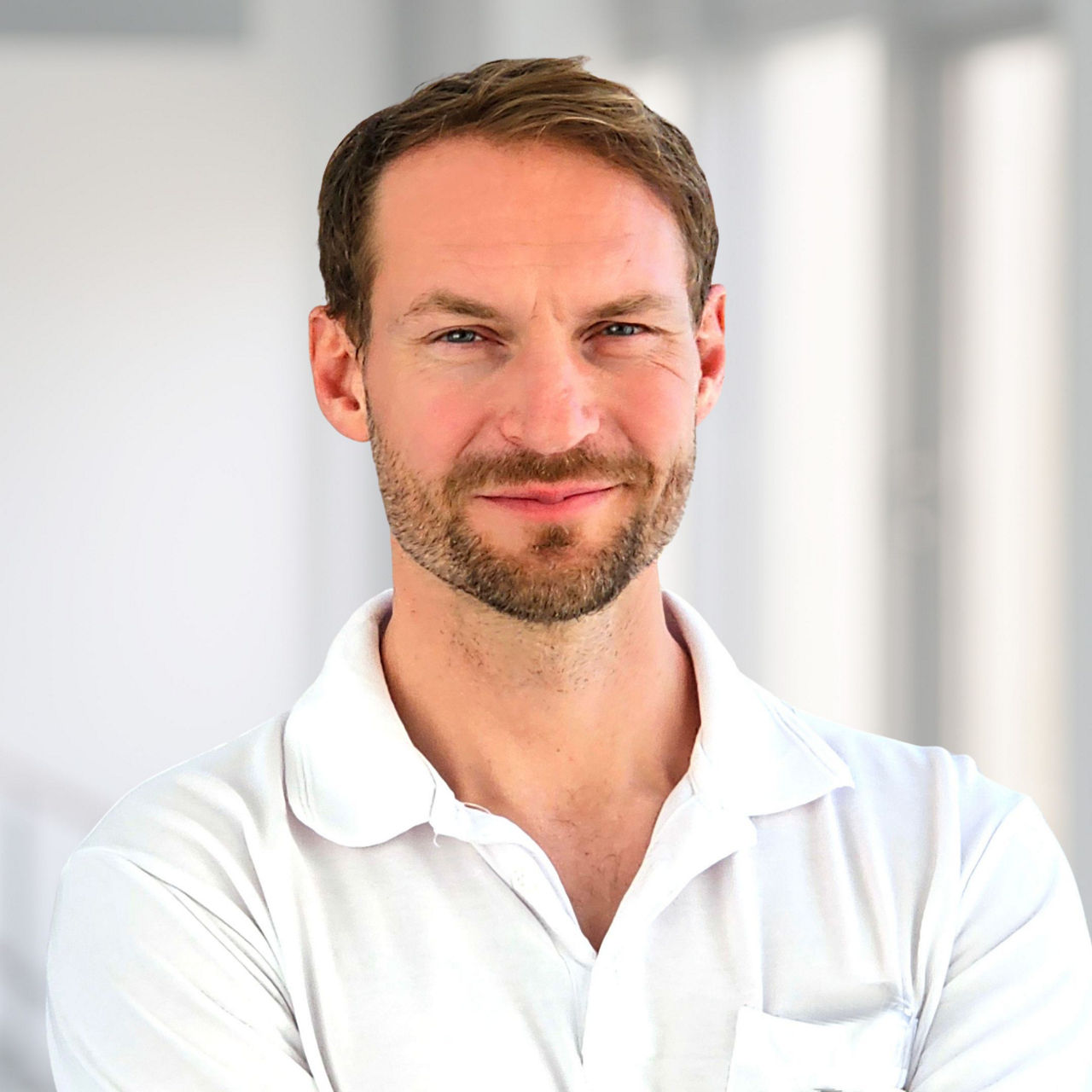 Neue Stärke für den Bewegungsapparat: Facharzt Niclas Herzog erweitert orthopädisches Leistungsspektrum im MVZ Burg