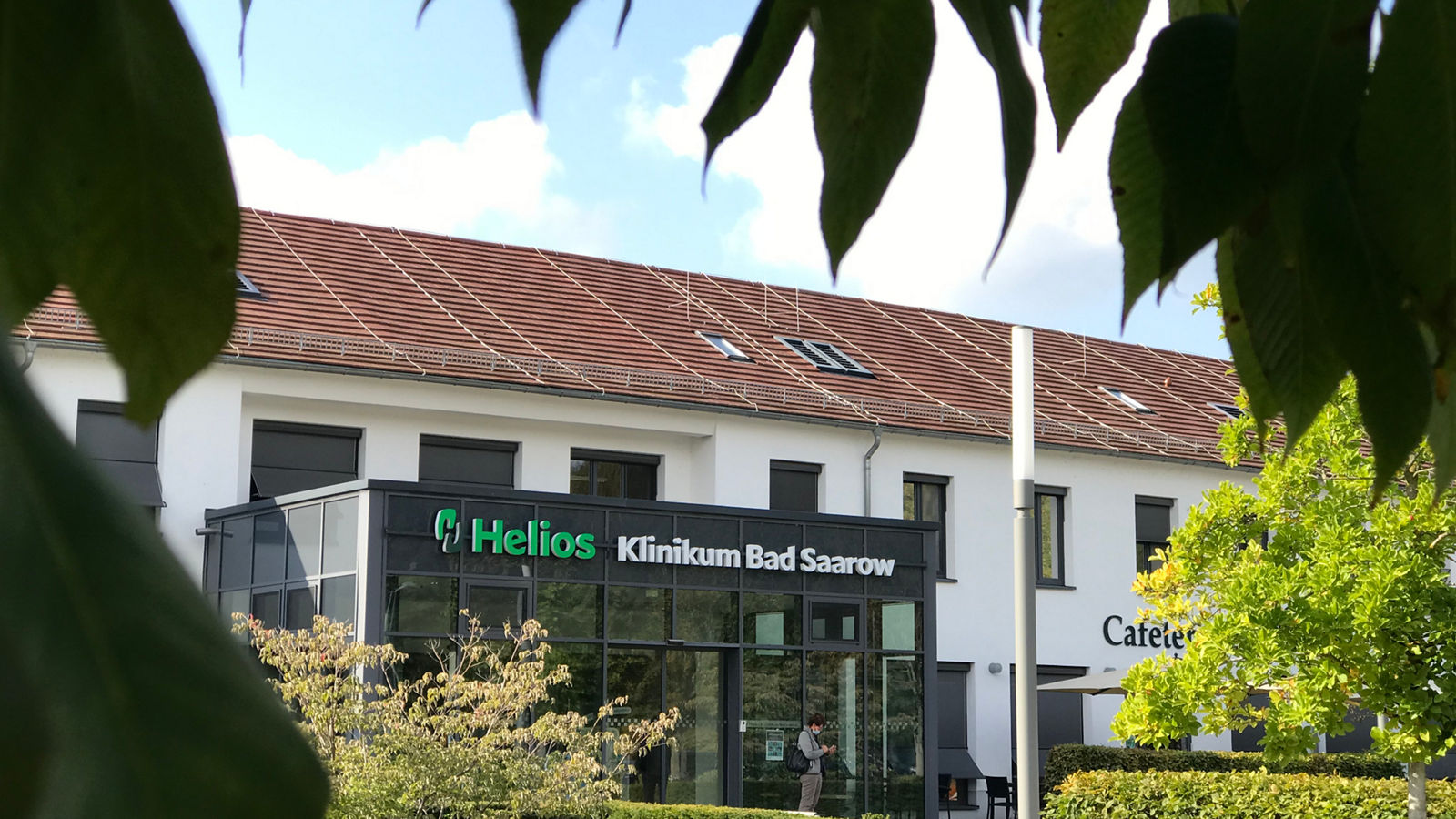 Helios Klinikum Bad Saarow fährt Klinikbetrieb schrittweise und unter strengen Sicherheitsmaßnahmen hoch