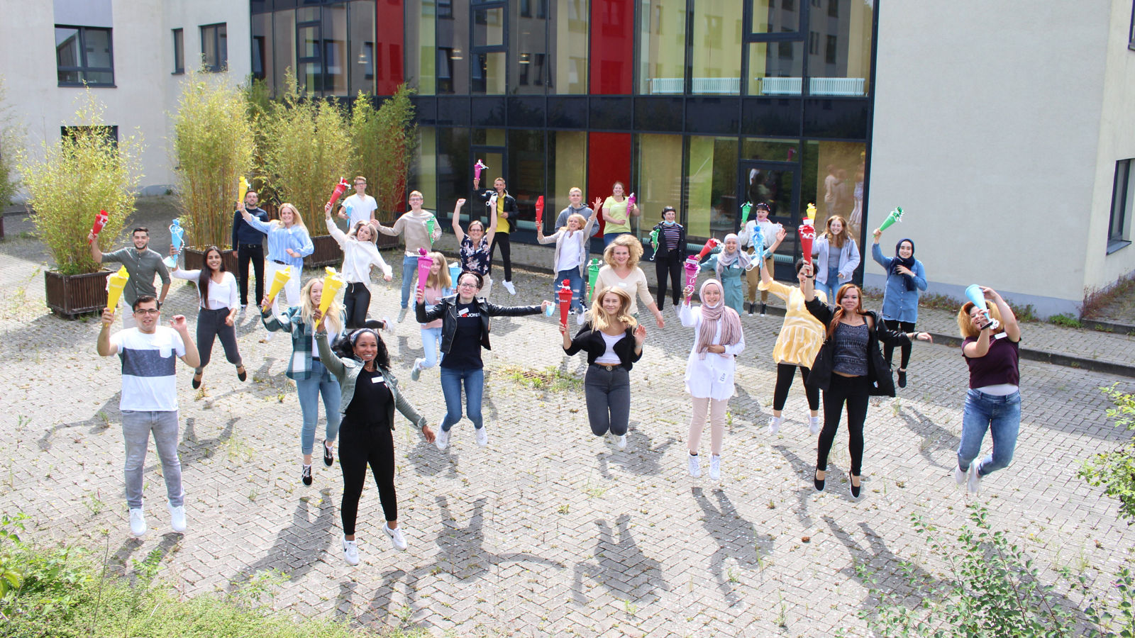 Startschuss für Pflege von morgen: Erster Jahrgang in der Ausbildung zur Pflegefachfrau / zum Pflegefachmann gestartet