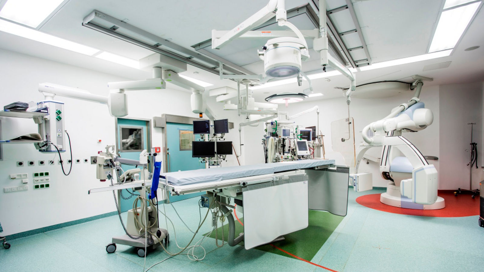 Herzzentrum Leipzig ist weltweit größtes Zentrum für Transkatheter Aortenklappen-Implantation (TAVI)