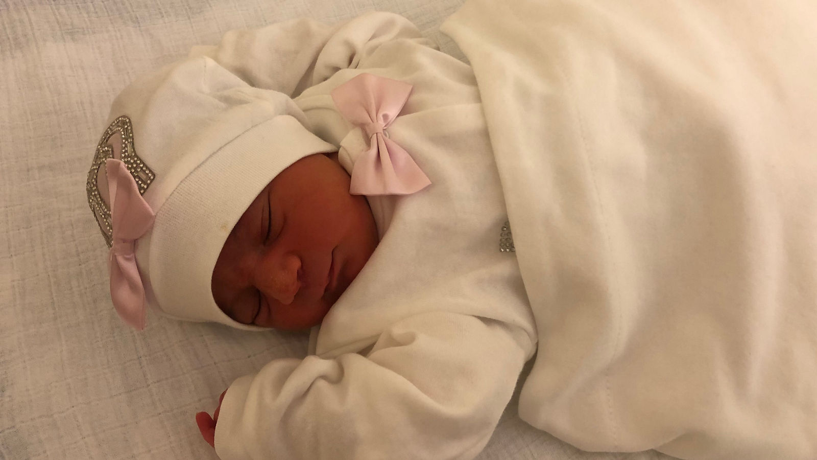 Mira ist das Neujahrsbaby der Helios Mariahilf Klinik Hamburg