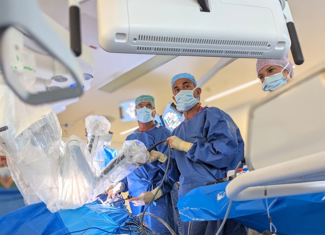 NL07_320_Pixel - Ösophagus-OP DaVinci - 1