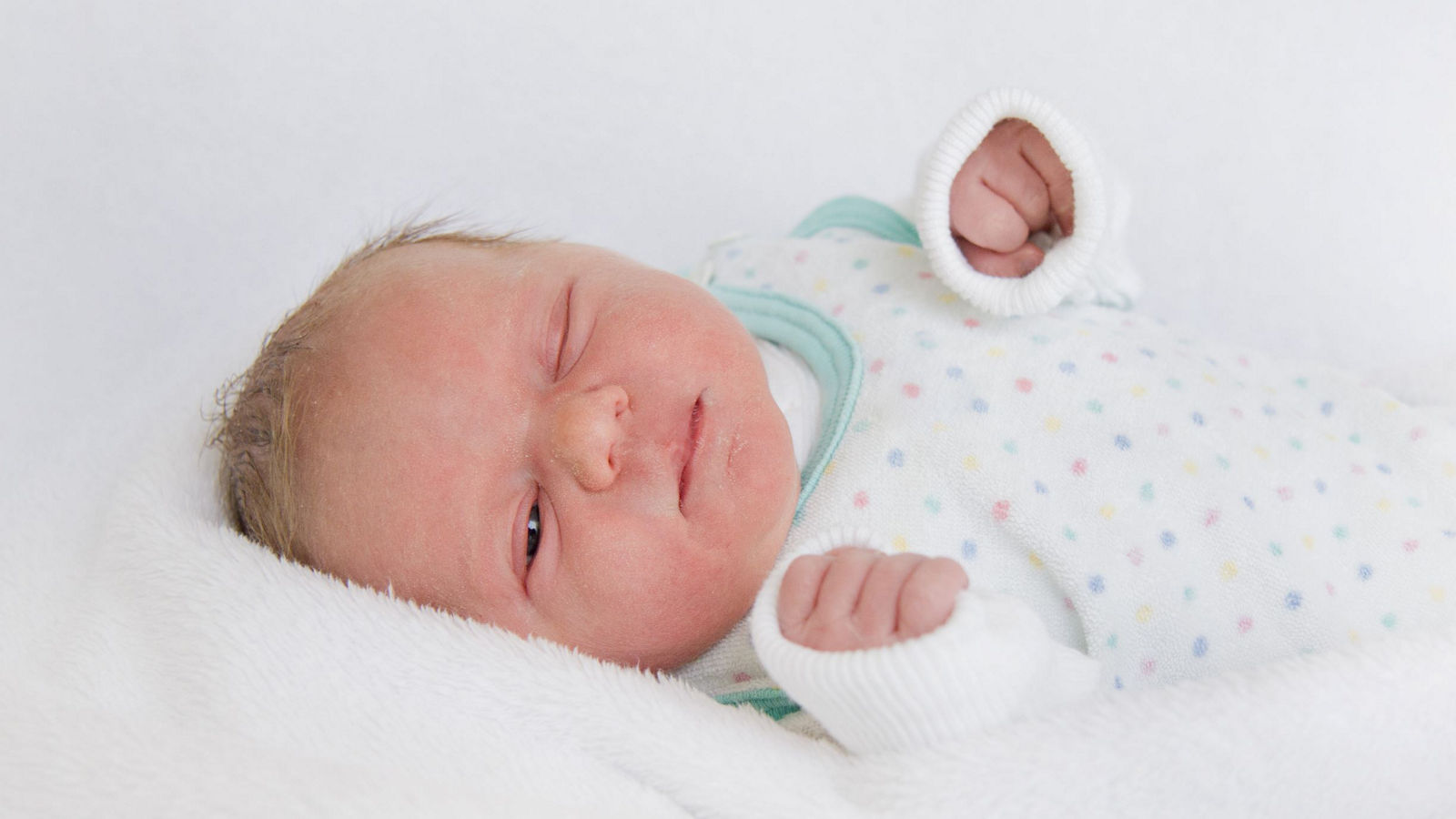 Willkommen im Leben: Auer Neujahrsbaby heißt Amelie