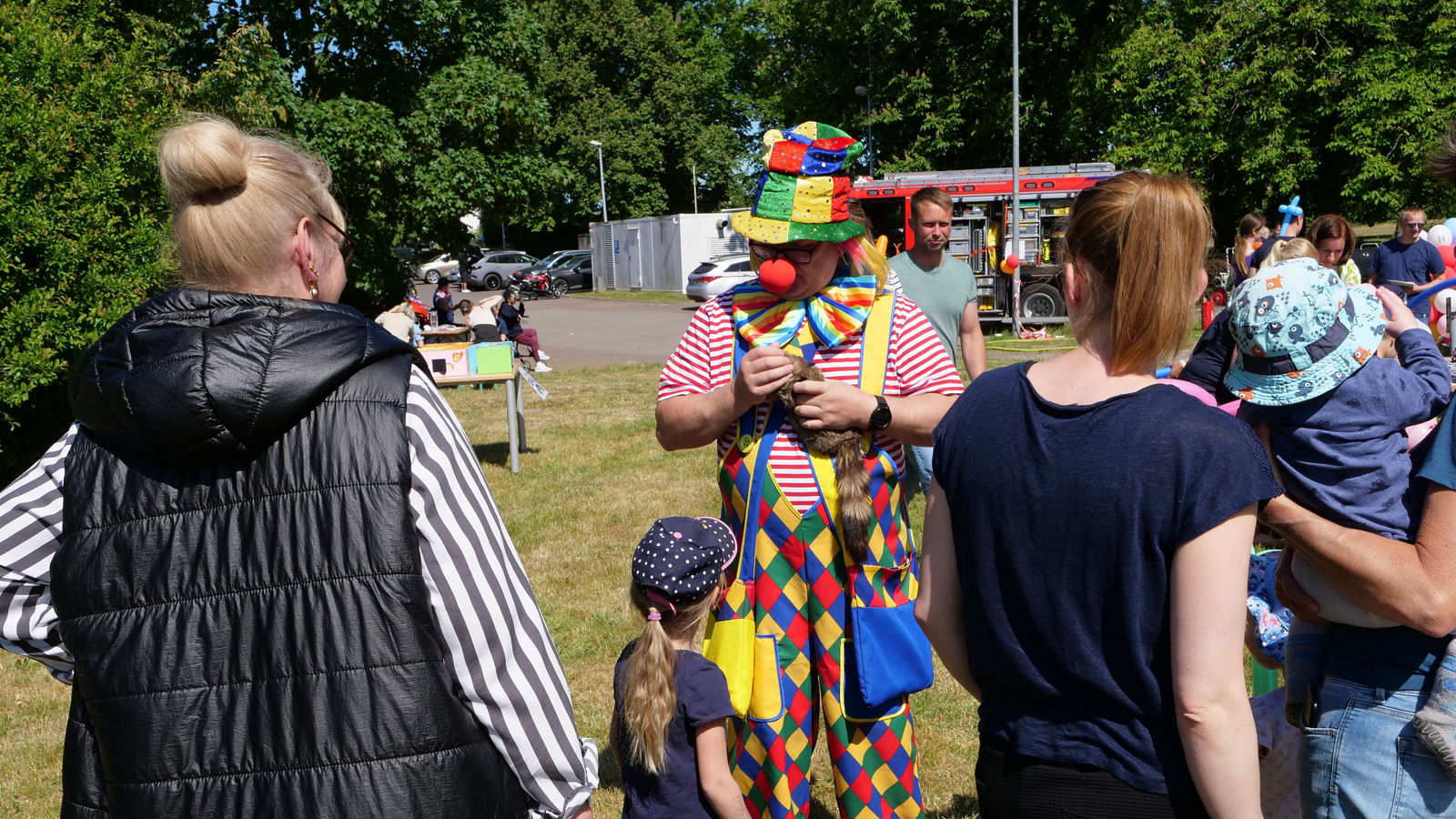 Kinder feierten buntes Fest an der Helios Klinik Leezen
