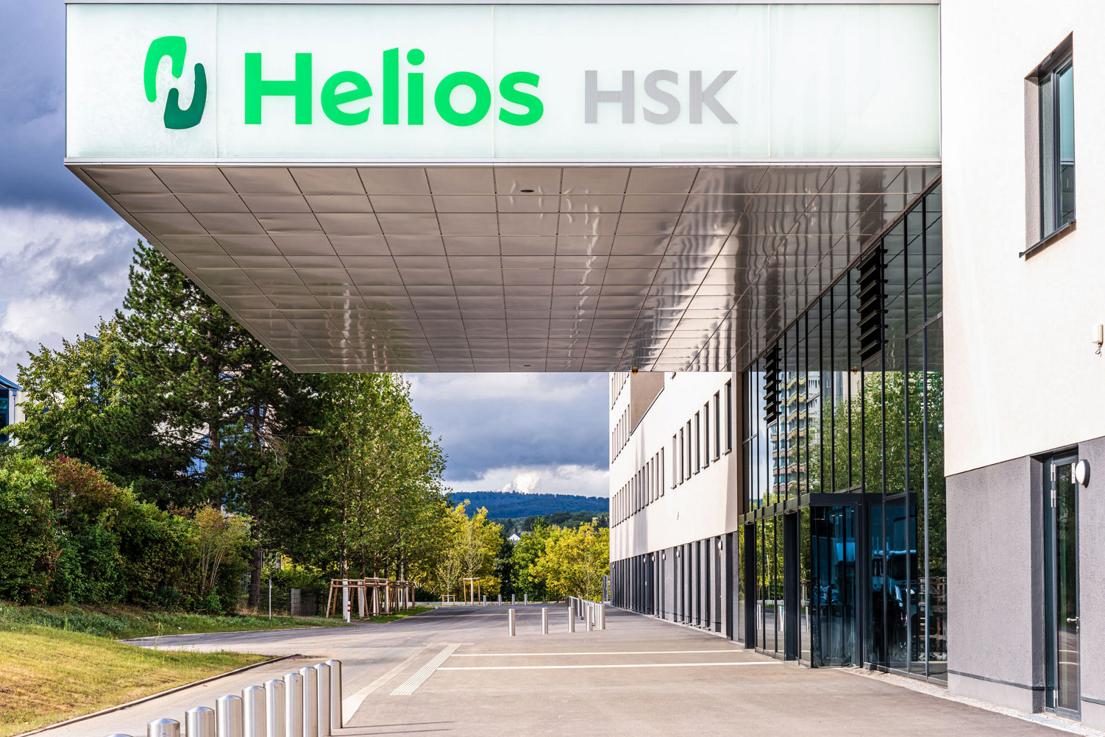 Neue Helios HSK Eingangsueberdachung