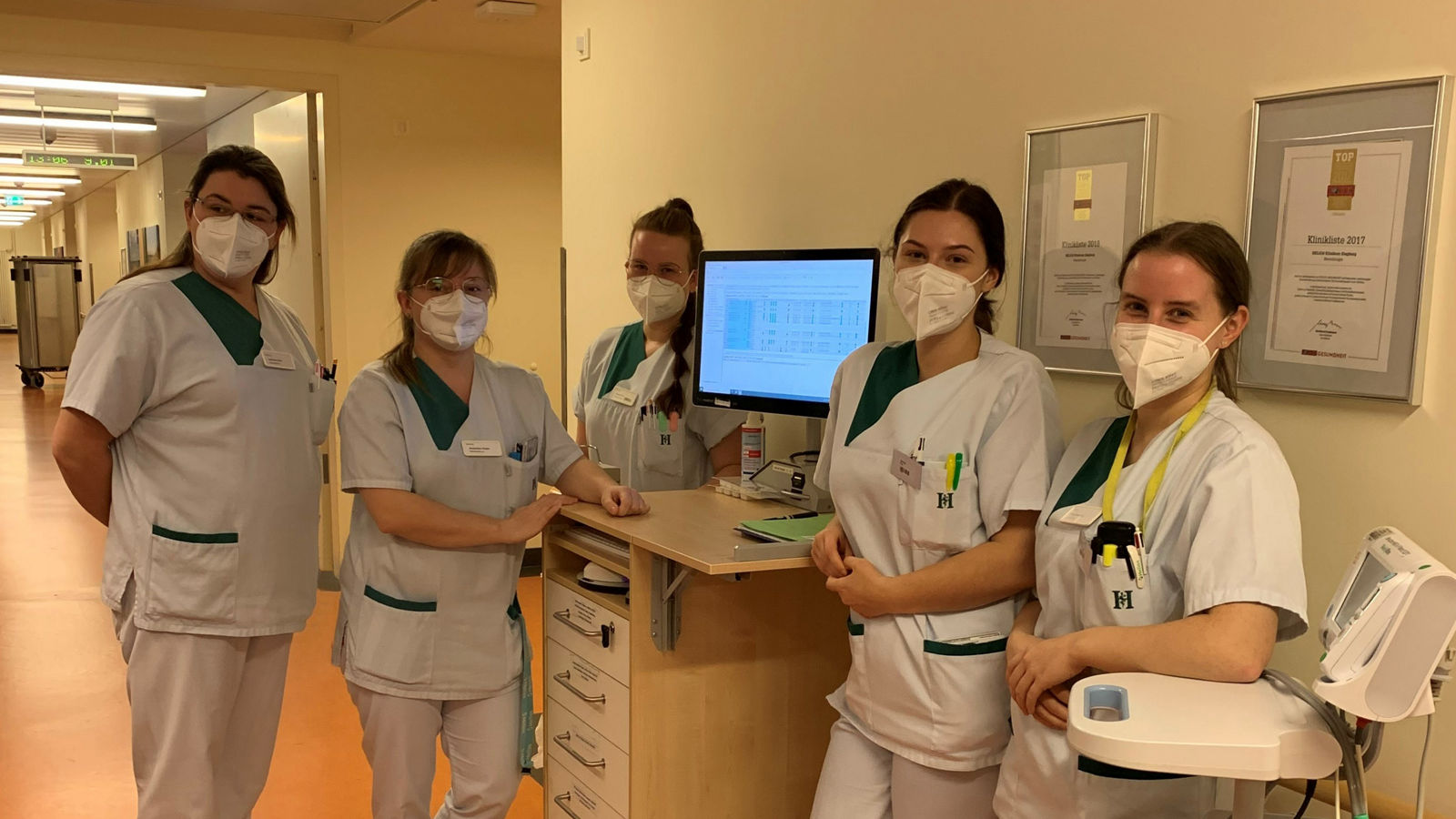 Schüler leiten eine Station im Helios Klinikum Siegburg